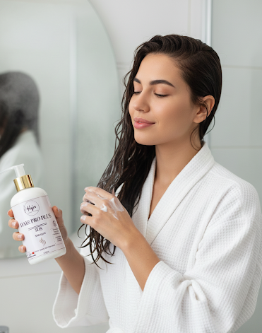 Pack Haïr Pro Plus Masque SOS Connu pour ses bienfaits hydratants et réparateurs, Idéal pour tous types de cheveux, il protège chaque mèche tout en leur apportant une douceur soyeuse et une brillance éclatante, notre Masque SOS laisse vos cheveux revitalisés, faciles à coiffer et délicieusement parfumés